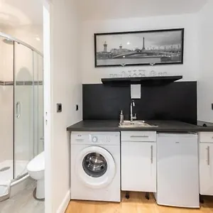  Apartment Near Eiffel Tower...cute Little