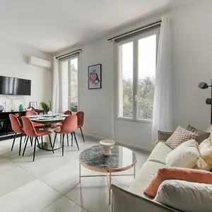  Apartment Centric 2 Steps Le Marais -republic